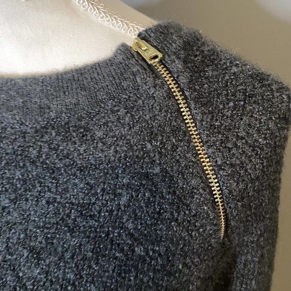 Abercrombie & Fitch Gray Zipper Sweater Medium Acrylic‎ Blend - Picture 3 of 4